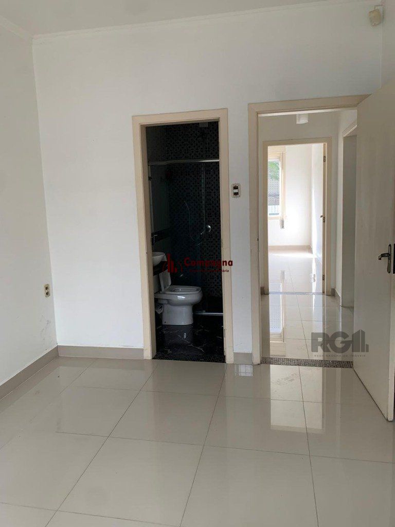 Vende-se belíssimo apartamento 3 suítes, de frente, próximo ao Parcão, reformado e com pátio - 194m² - Auxiliadora — foto 3