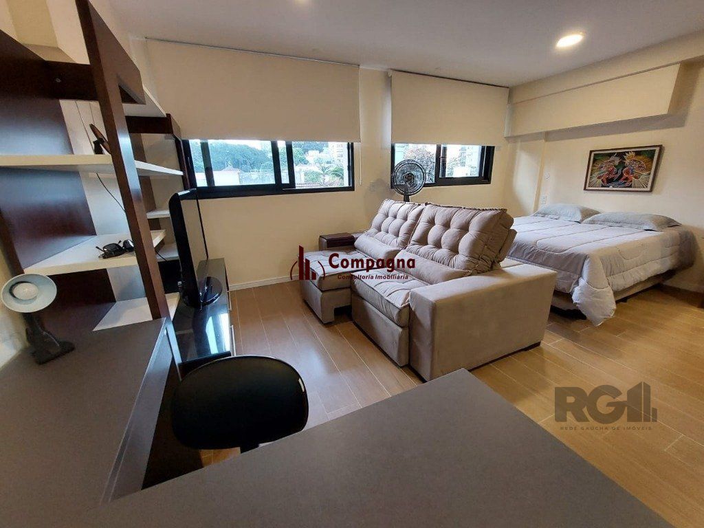 Apartamento stidio com 1 dormitório, 1 vaga de garagem no Bairro Auxiliadora.
