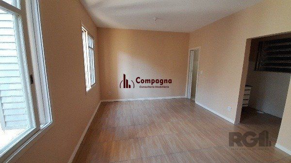 Vende-se belo Studio reformado próximo a Santa Casa, sol da manhã em andar alto - 31m² - Centro Histórico