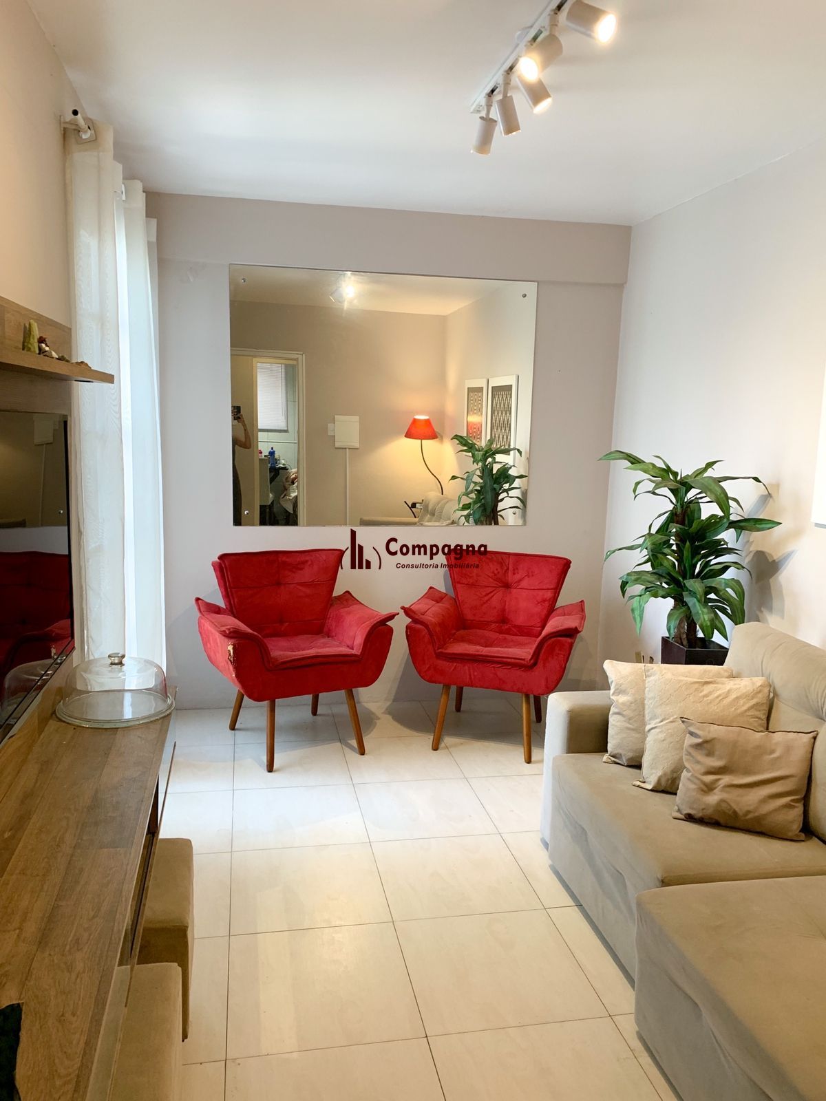 Vende-se apartamento com 3 quartos, pátio e 61 m² - Santana