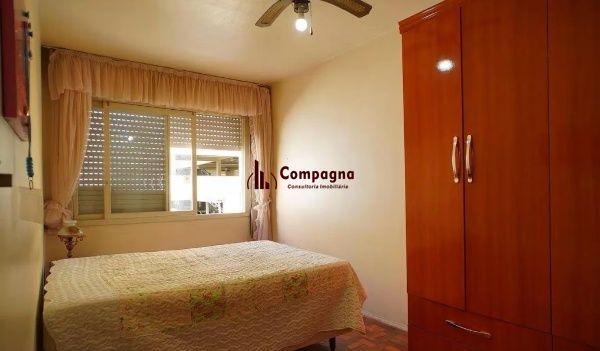 Vende-se apartamento com 2 quartos, e 1 vaga – Passo da Areia — foto 4