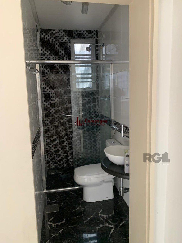 Vende-se belíssimo apartamento 3 suítes, de frente, próximo ao Parcão, reformado e com pátio - 194m² - Auxiliadora — foto 5