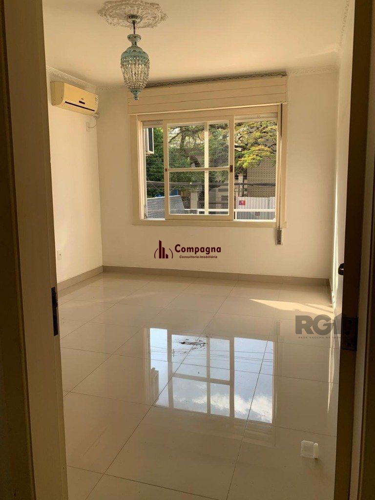 Vende-se belíssimo apartamento 3 suítes, de frente, próximo ao Parcão, reformado e com pátio - 194m² - Auxiliadora