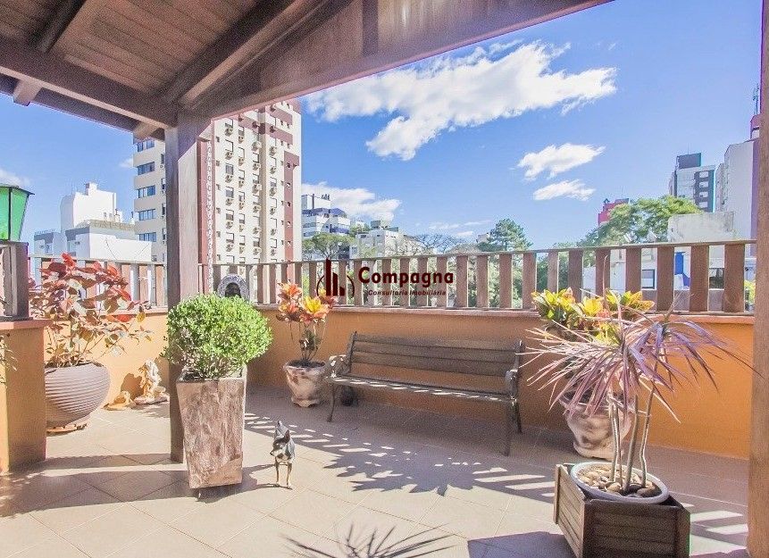 Vende-se cobertura com 3 quartos (1 suíte), 315 m², 2 vagas - Bela Vista
