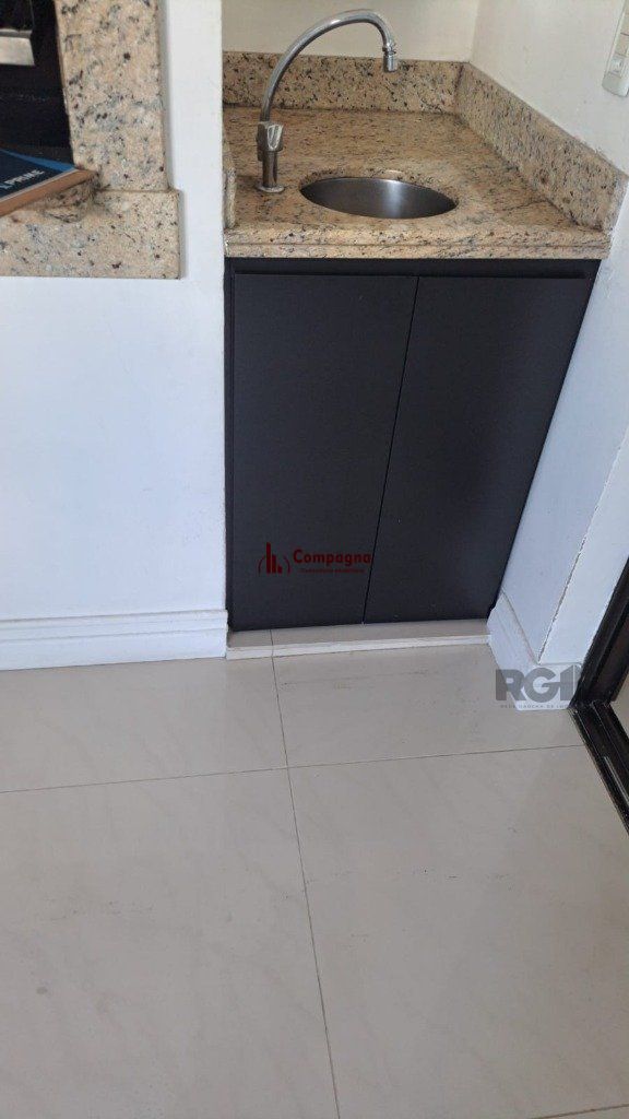 Vende-se apartamento 3 dorm com suíte e sacada 2 vagas cobertas - 126m² - Mont'Serrat — foto 3