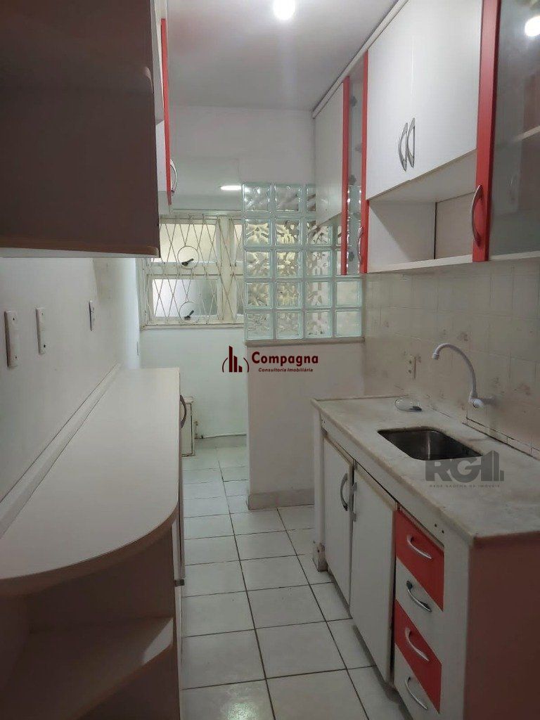 Vende-se apartamento 2 dorm com vaga, sacada com churrasqueira - 64m² - Partenon — foto 4