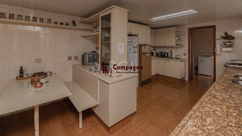Casa para Venda - 300m², 3 dormitórios, sendo 1 suites, 4 vagas - Chácara das Pedras — foto 4
