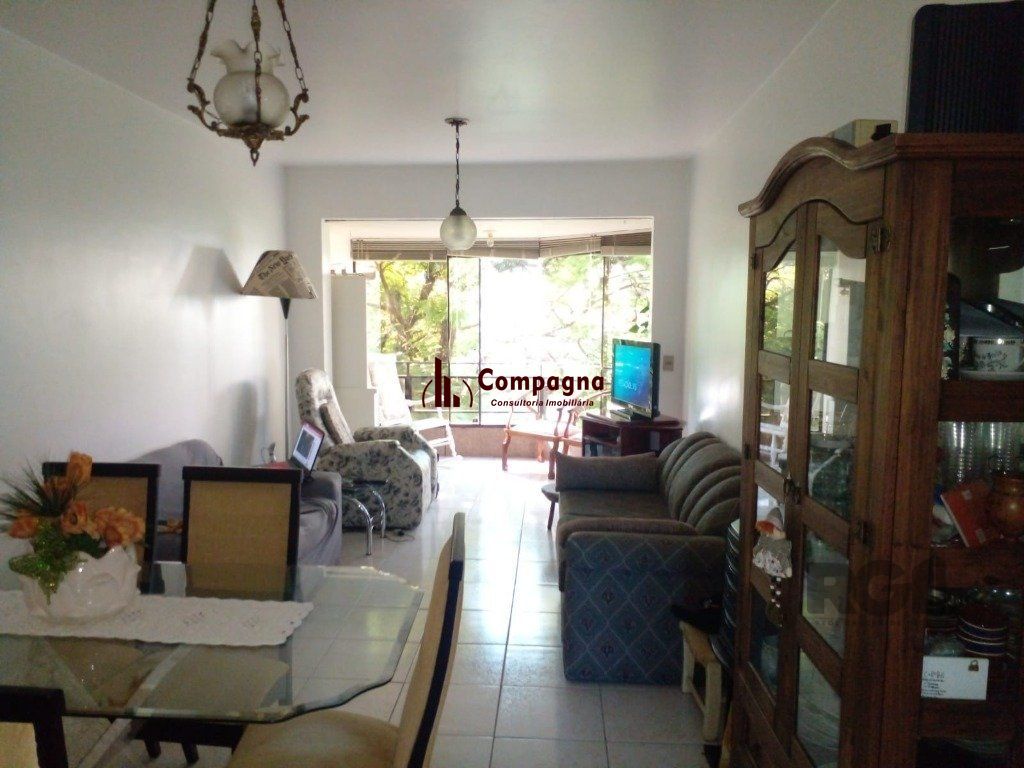Apartamento de 2 dormitórios, 2 banheiros e 1 vaga de garagem no Bairro Petrópolis — foto 4