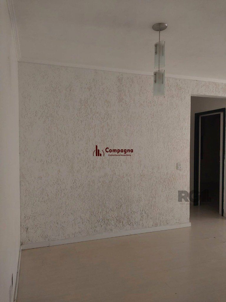 Vende-se apartamento 2 dorm com vaga, sacada com churrasqueira - 64m² - Partenon — foto 3