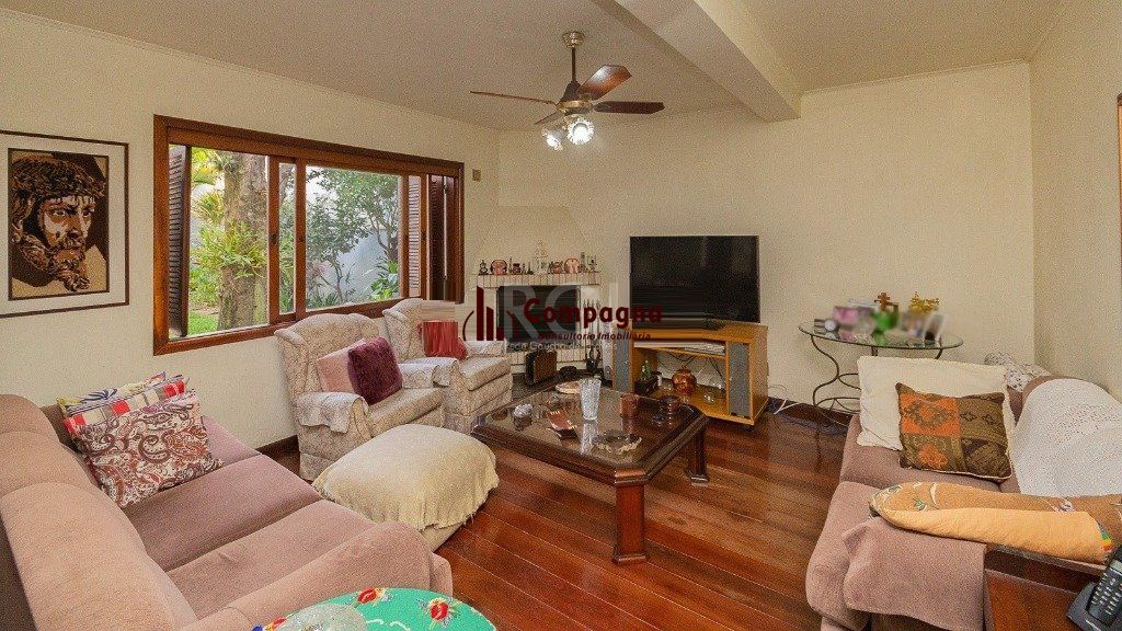 Casa para Venda - 300m², 3 dormitórios, sendo 1 suites, 4 vagas - Chácara das Pedras — foto 2