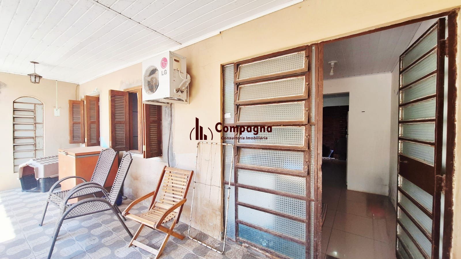 Se você procura uma casa com pátio e churrasqueira  para receber sua família e amigos , aqui é seu lugar! — foto 3