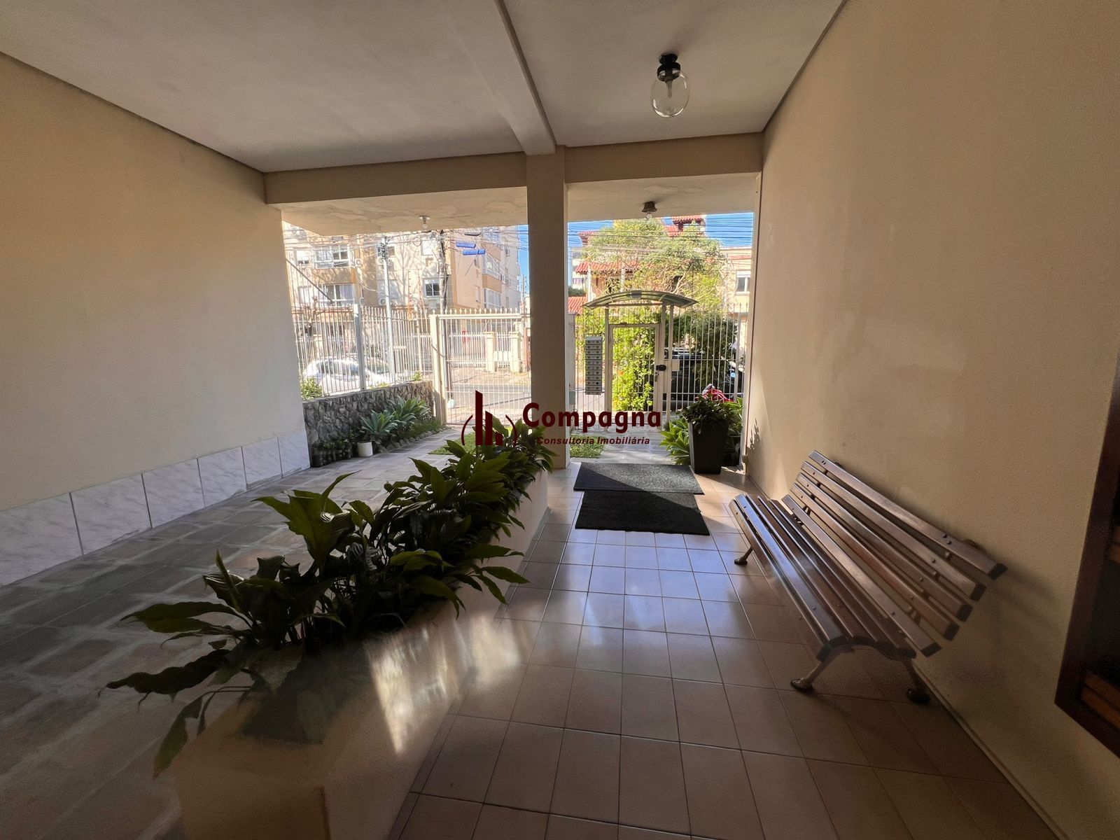 Apartamento com 2 dormitórios,1 vaga, no bairro Cristo Redentor, em Porto Alegre — foto 4
