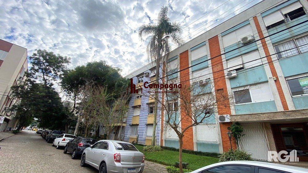 Apartamento à venda no Menino Deus, com 3 quartos (sendo 1 suíte), 3 banheiros, 1 vaga de garagem.- Cód. RP390226