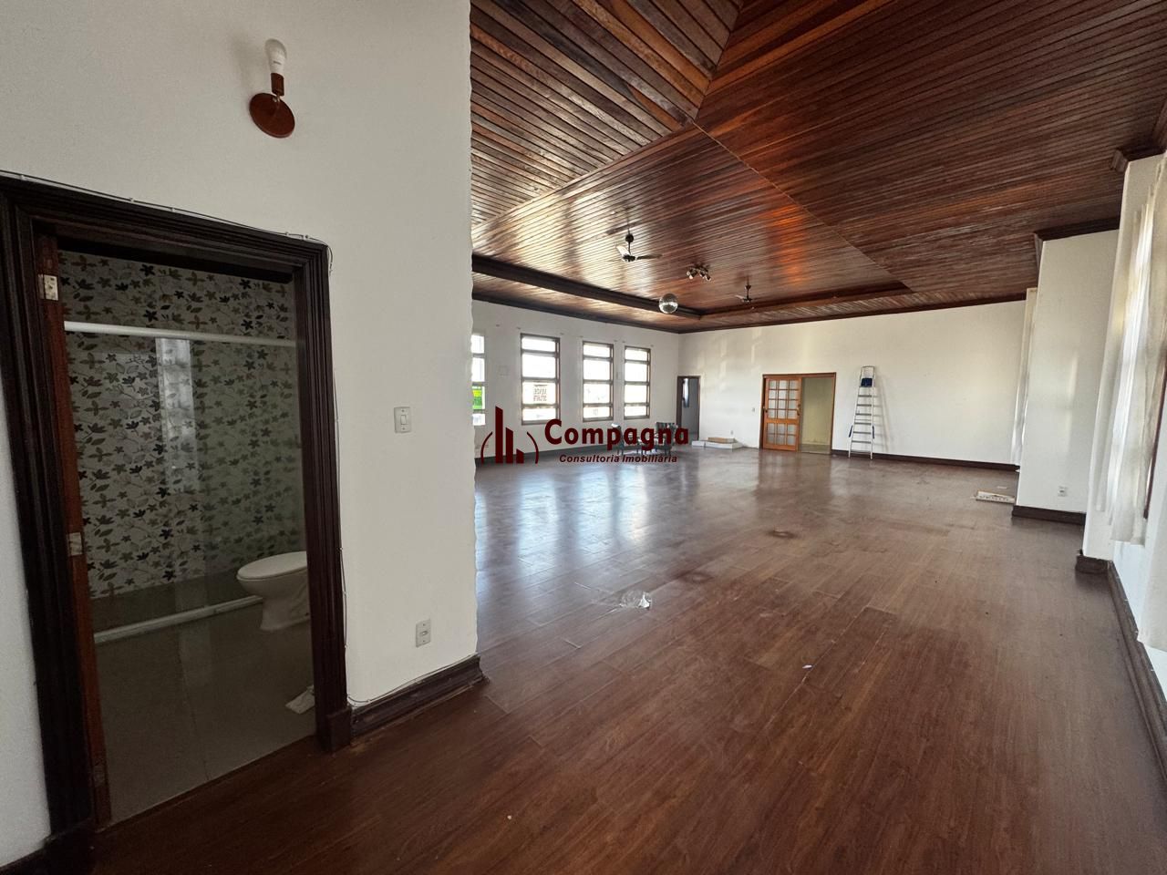Cobertura com Vista Panorâmica para a Redenção – 4 Dormitórios, 2 Suítes – Porto Alegre — foto 4