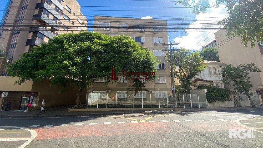 Loja no Bom Fim com garagem- Cód. RP389767