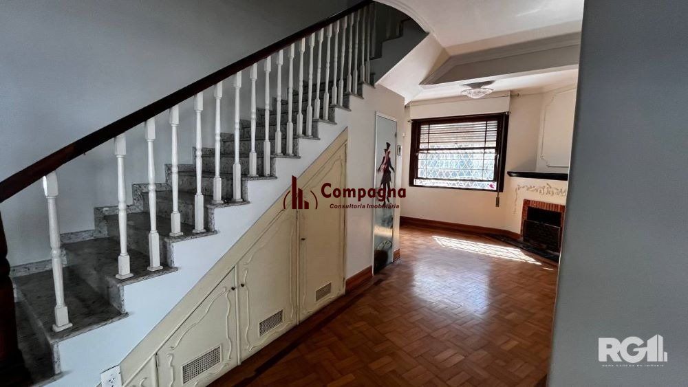 CASA A VENDA, AMPLA NA COMENDADOR BATISTA! — foto 2