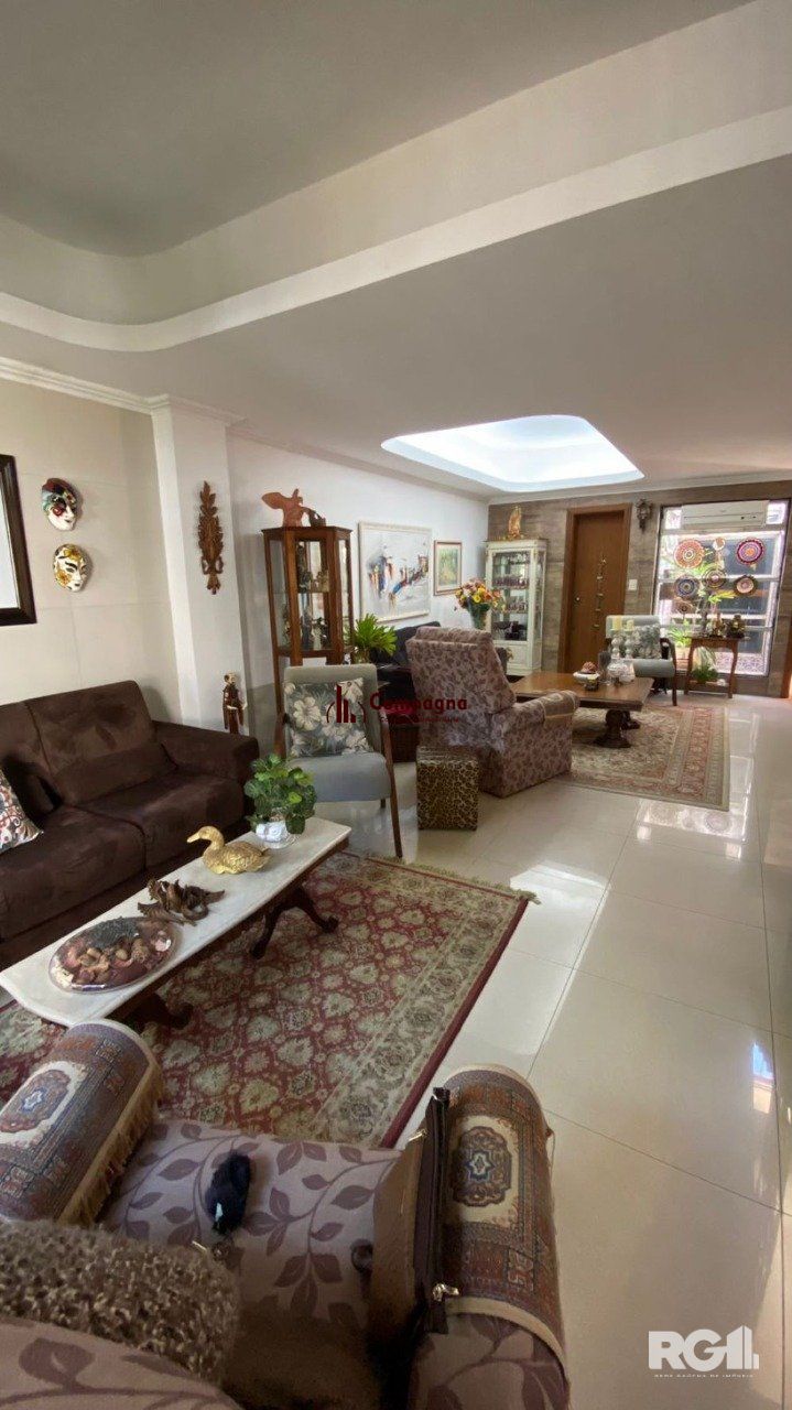 CASA AMPLA 3 DORMITÓRIOS NO ANDAR SUPERIOR NA CIDADE BAIXA . — foto 4