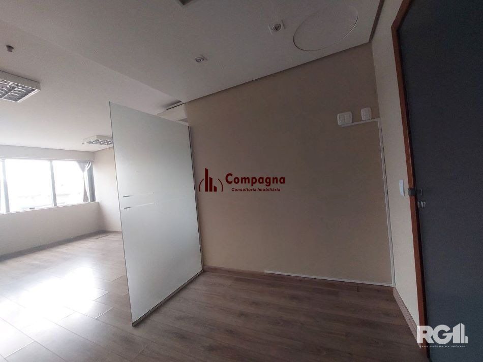 EXCELENTE SALA COMERCIAL NA CIDADE BAIXA COM 2 VAGAS ROTATIVAS A VENDA. — foto 5