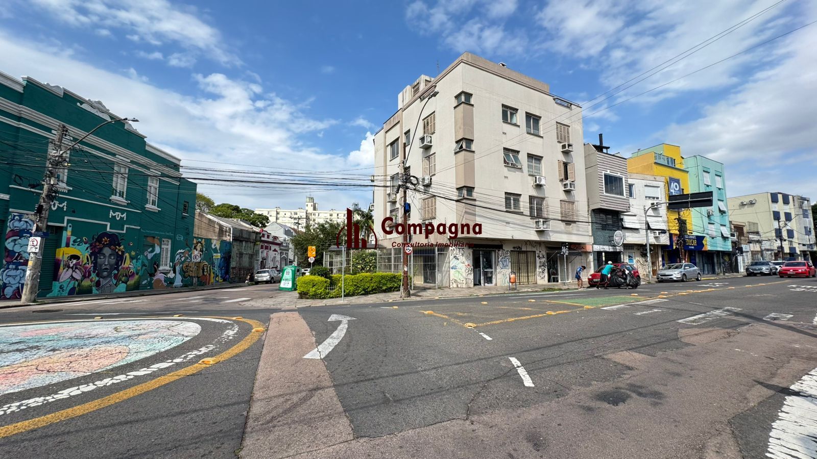 PRÉDIO-EM-ESQUINA