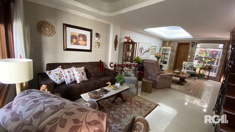 CASA AMPLA 3 DORMITÓRIOS NO ANDAR SUPERIOR NA CIDADE BAIXA . — foto 3