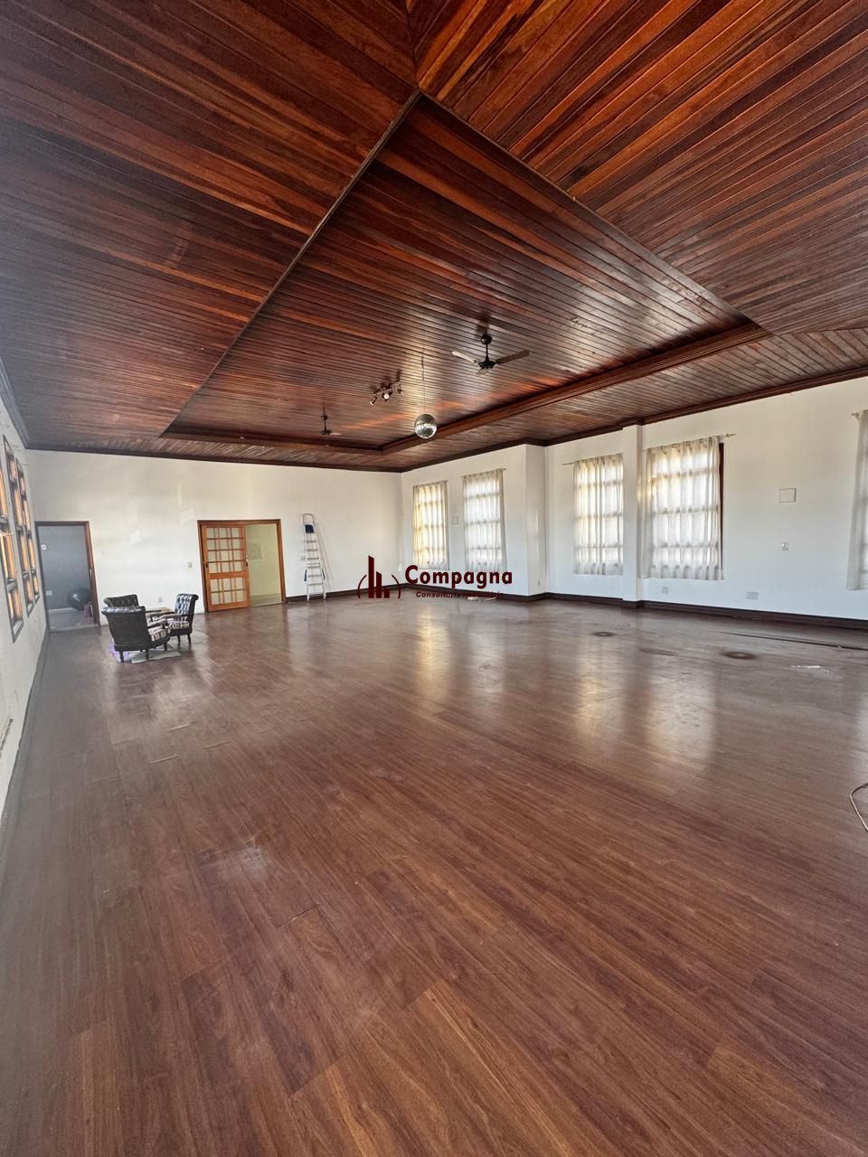 Cobertura com Vista Panorâmica para a Redenção – 4 Dormitórios, 2 Suítes – Porto Alegre — foto 3