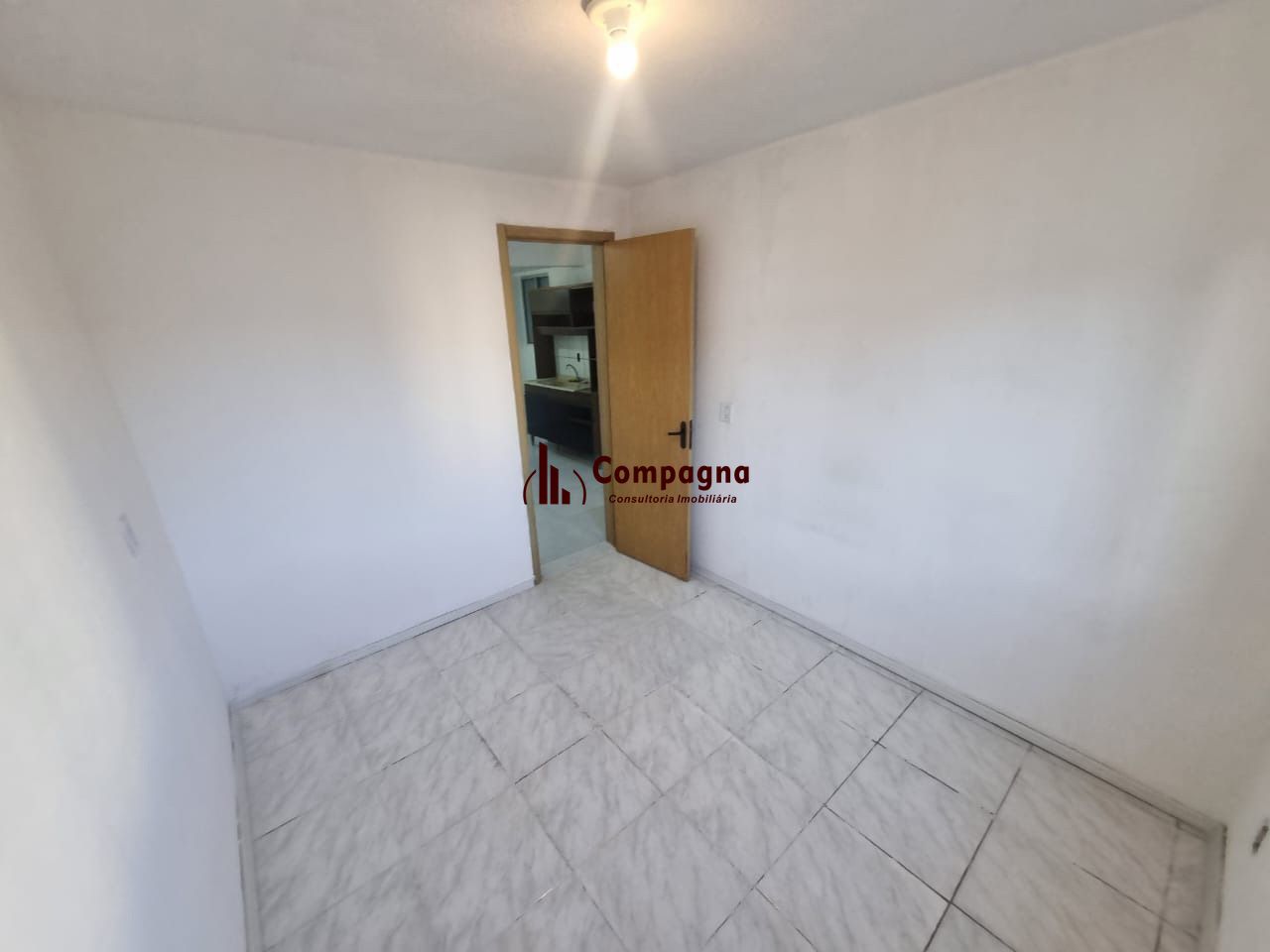 Excelente apartamento de 2 dormitórios, desocupado para venda  no bairro Partenon em Porto Alegre/RS. — foto 4