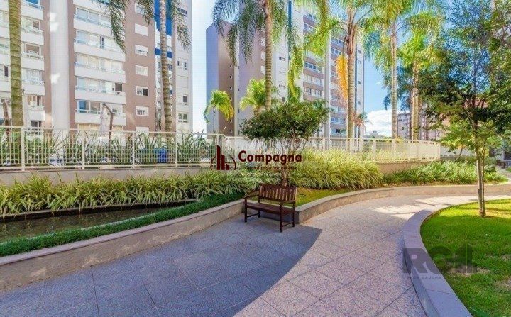 apartamento de 3 dormitórios, com 3 suítes no bairro Menino Deus