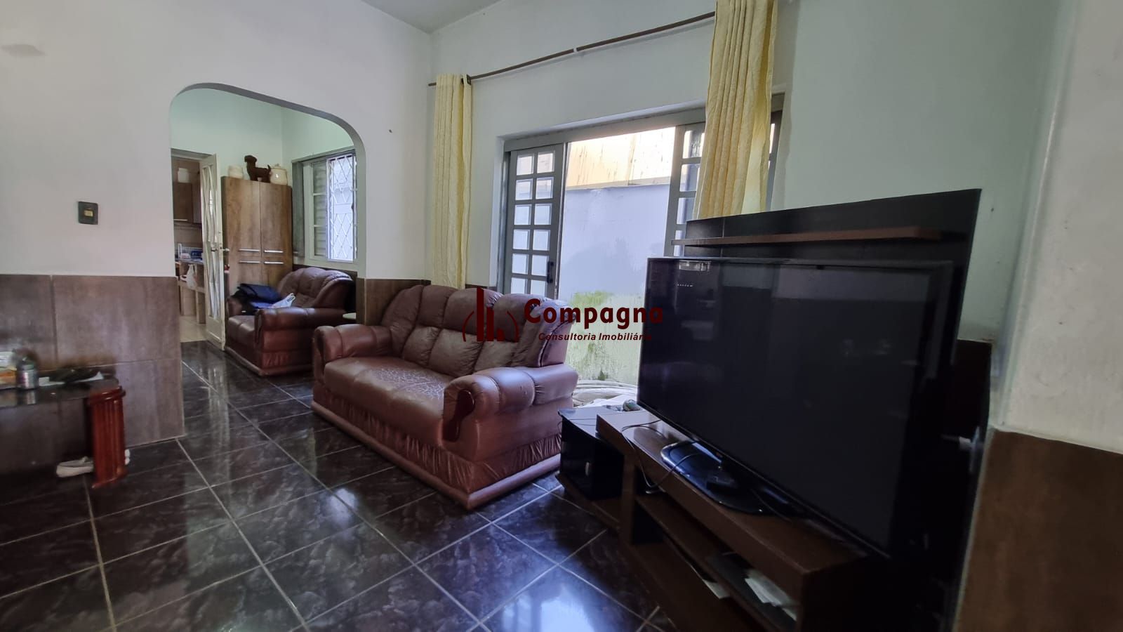 Casa Residencial de 2 pisos com  3 dormitórios , 2 banheiros + 1anexo com 2 aptos JKs , construído nos fundos do terreno no bairro Cidade Baixa/Azenha em Porto Alegre/RS. — foto 4