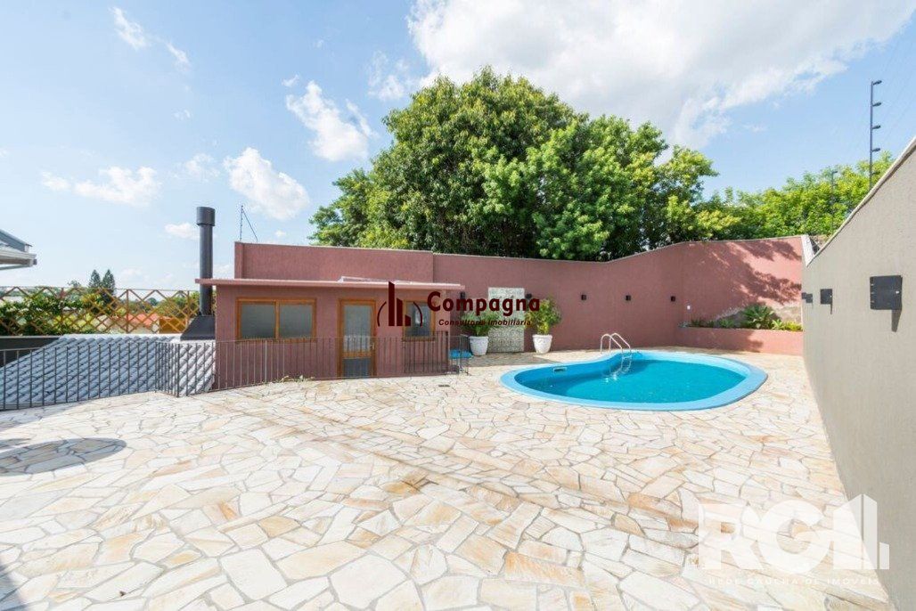 Casa com piscina, 3 dormitórios, 258m² privativos,  no Jardim Itu. — foto 2