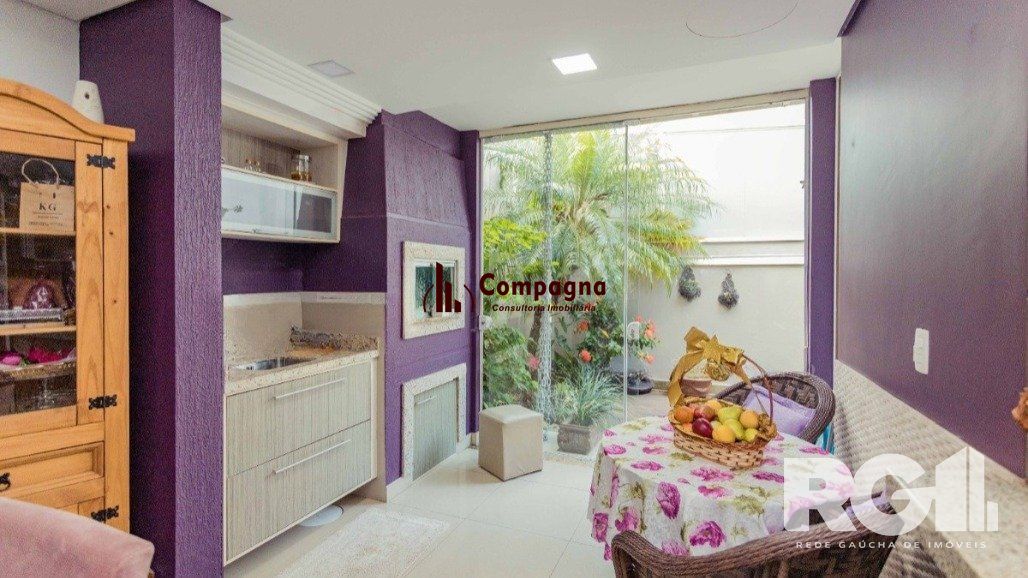 Casa com 5 Quartos 240m² privativos no Condomínio Parque Iguaçu. Bairro Ecoville