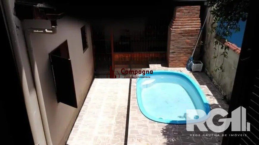 Casa Ampla com Piscina e 4 Dormitórios no Rubem Berta