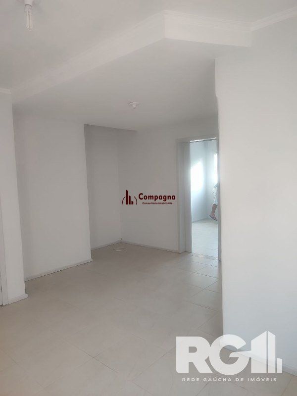 Apartamento reformado com 2 dormitórios 55m² privativos, com vaga no bairro Leopoldina — foto 4