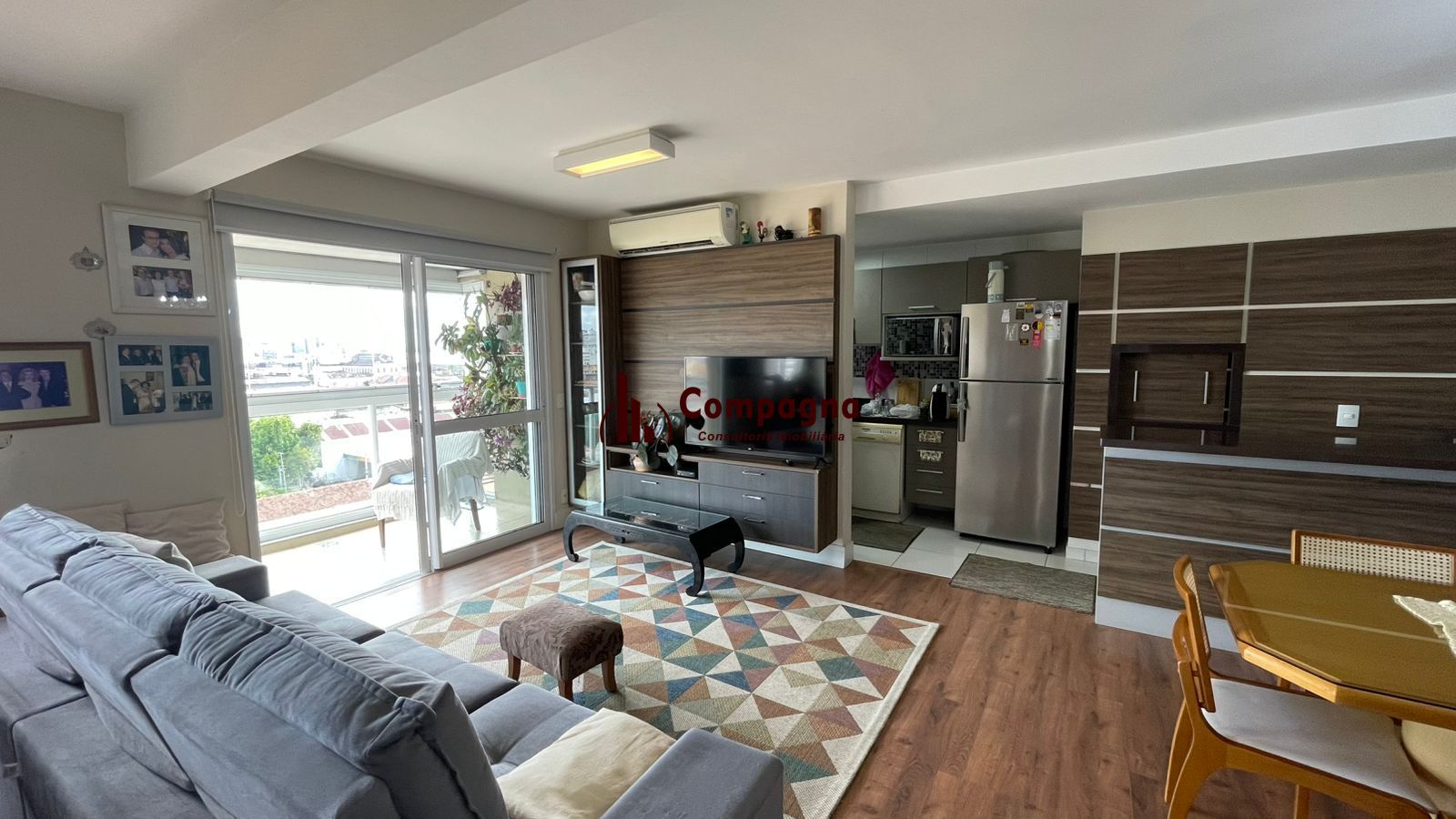 Apartamento com vista para o Guaíba e sacada ampla no Rossi Fiateci