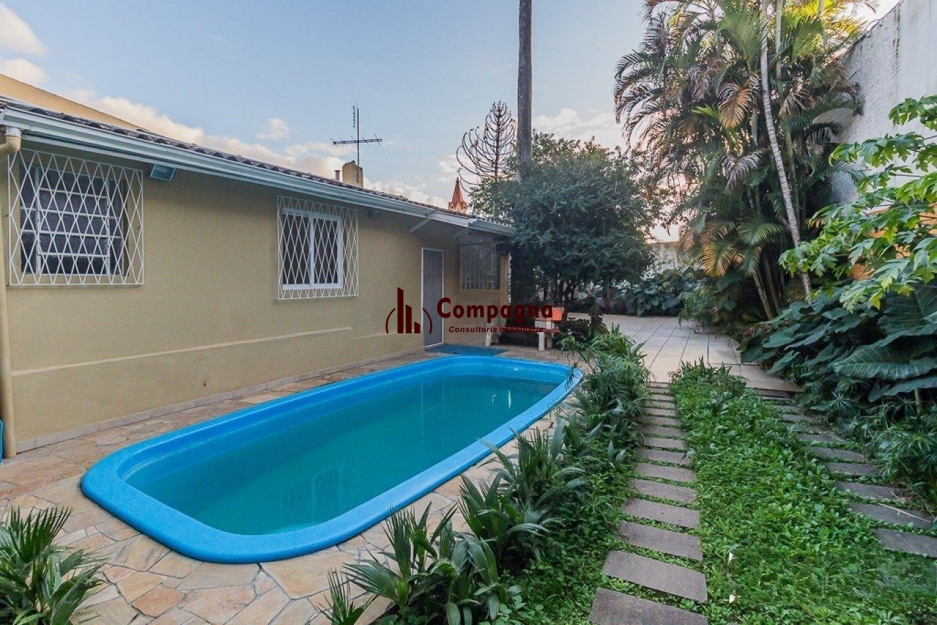 Casa térrea com 3 dormitórios, suíte e 2 vagas, — foto 2
