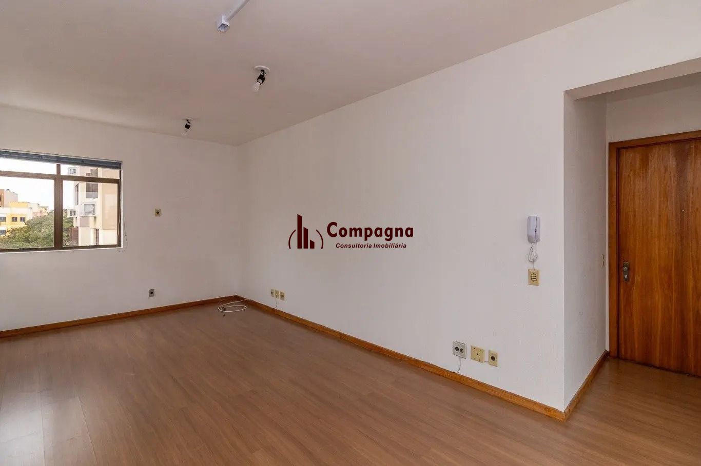 Sala a com 40m² privativos vaga e elevador, na Rua Barão do Gravataí, Menino Deus - Porto Alegre. — foto 4