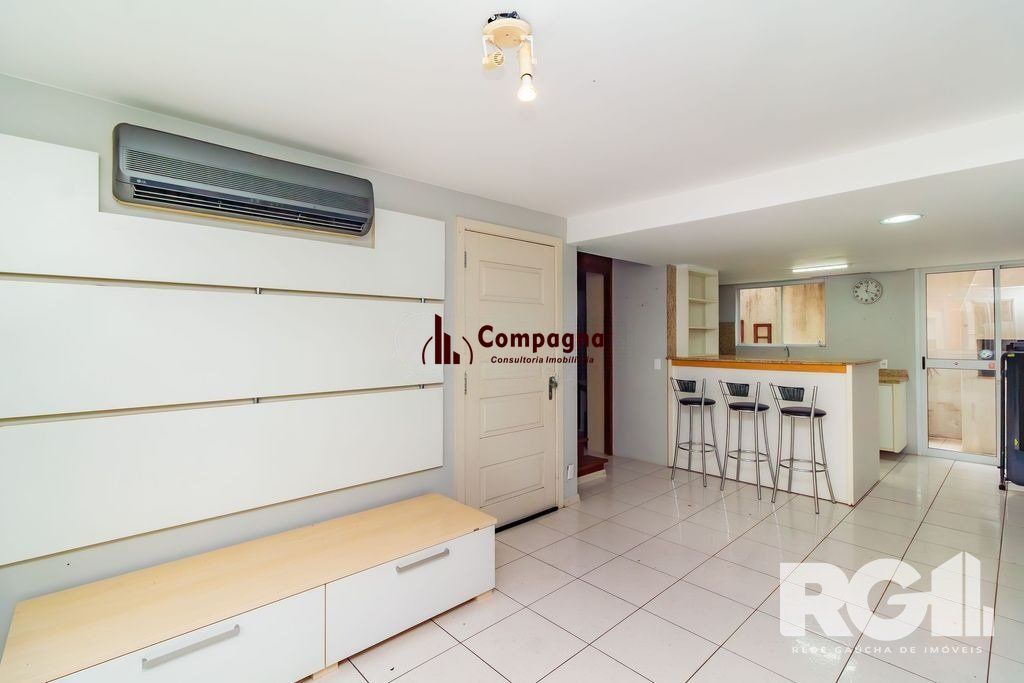 Casa em condomínio com 3 dormitórios, suíte, espaço gourmet.