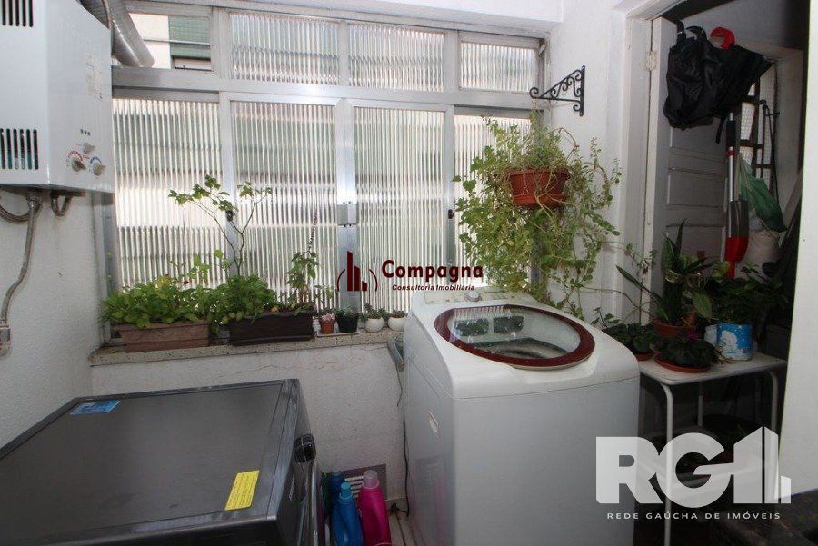 Amplo apartamento com 92m² privativos e 3 dormitórios, próximo a Sicredi na Av. Assis Brasil. — foto 4