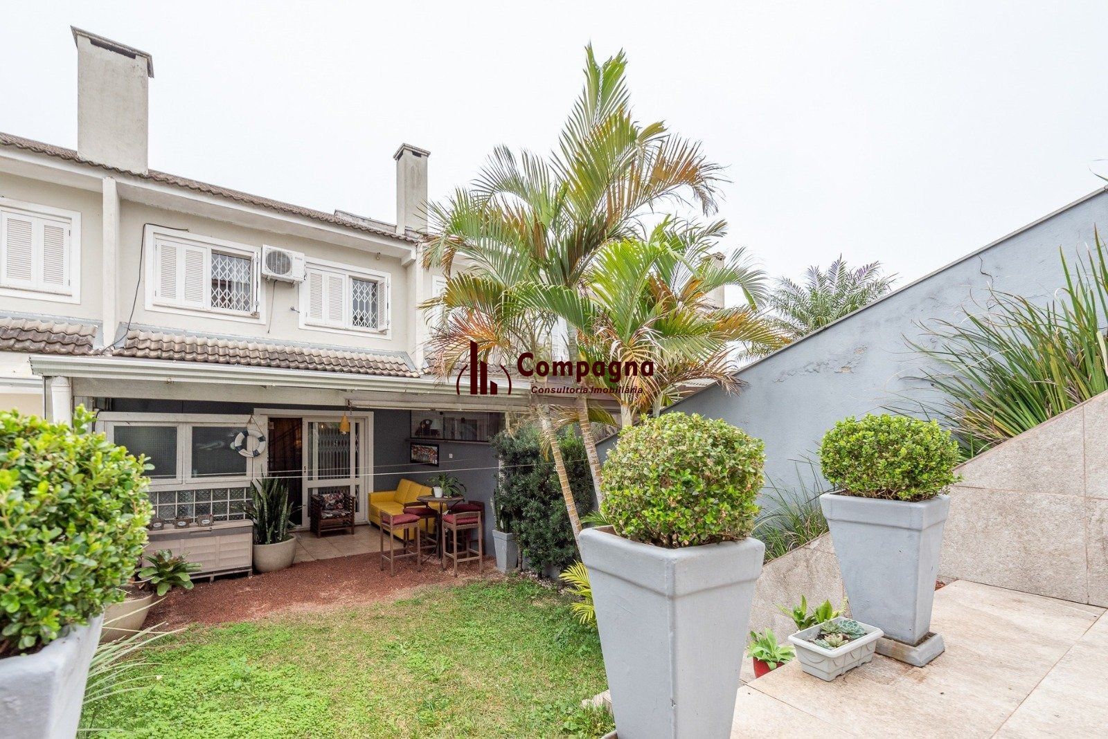 Casa com 3 dormitórios, suíte, pátio com spa, 3 vagas, Rua do Pampa - Ecoville — foto 3