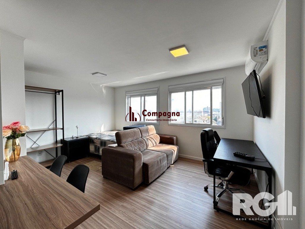 Apartamento pra investidor, 1 dormitório 51m², privativos 01 vaga locado. TOTALMENTE MOBILIADO R. Plácido de Castro - Azenha - Porto Alegre — foto 2