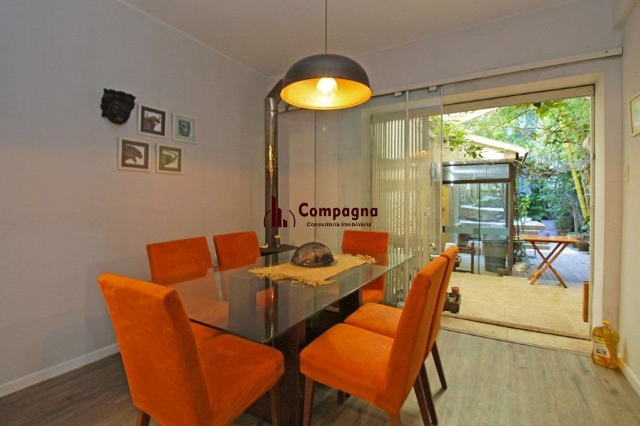 Casa 4 dormitórios, 220m² privativos,  RuaGeneral Couto de Magalhães — foto 2