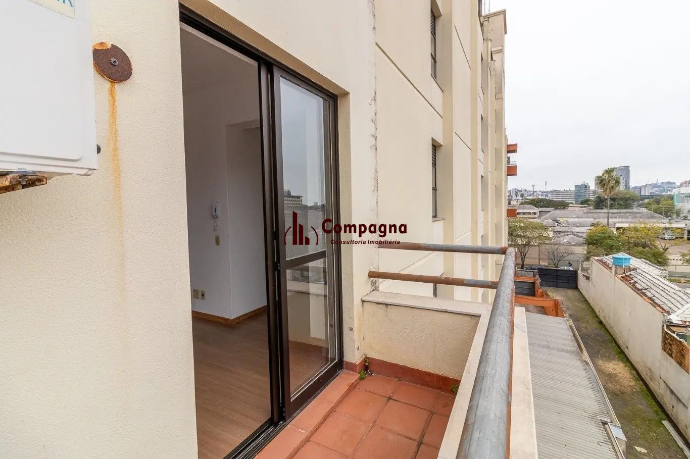 Sala a com 40m² privativos vaga e elevador, na Rua Barão do Gravataí, Menino Deus - Porto Alegre. — foto 5