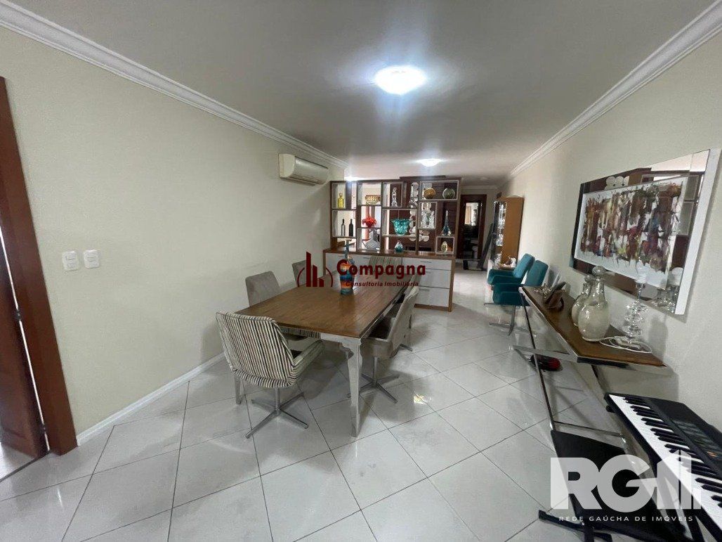 Apartamento com 3 dormitórios, 1 suíte, lavabo, 2 vagas cobertas, semimobiliado, churrasqueira e lareira. — foto 3