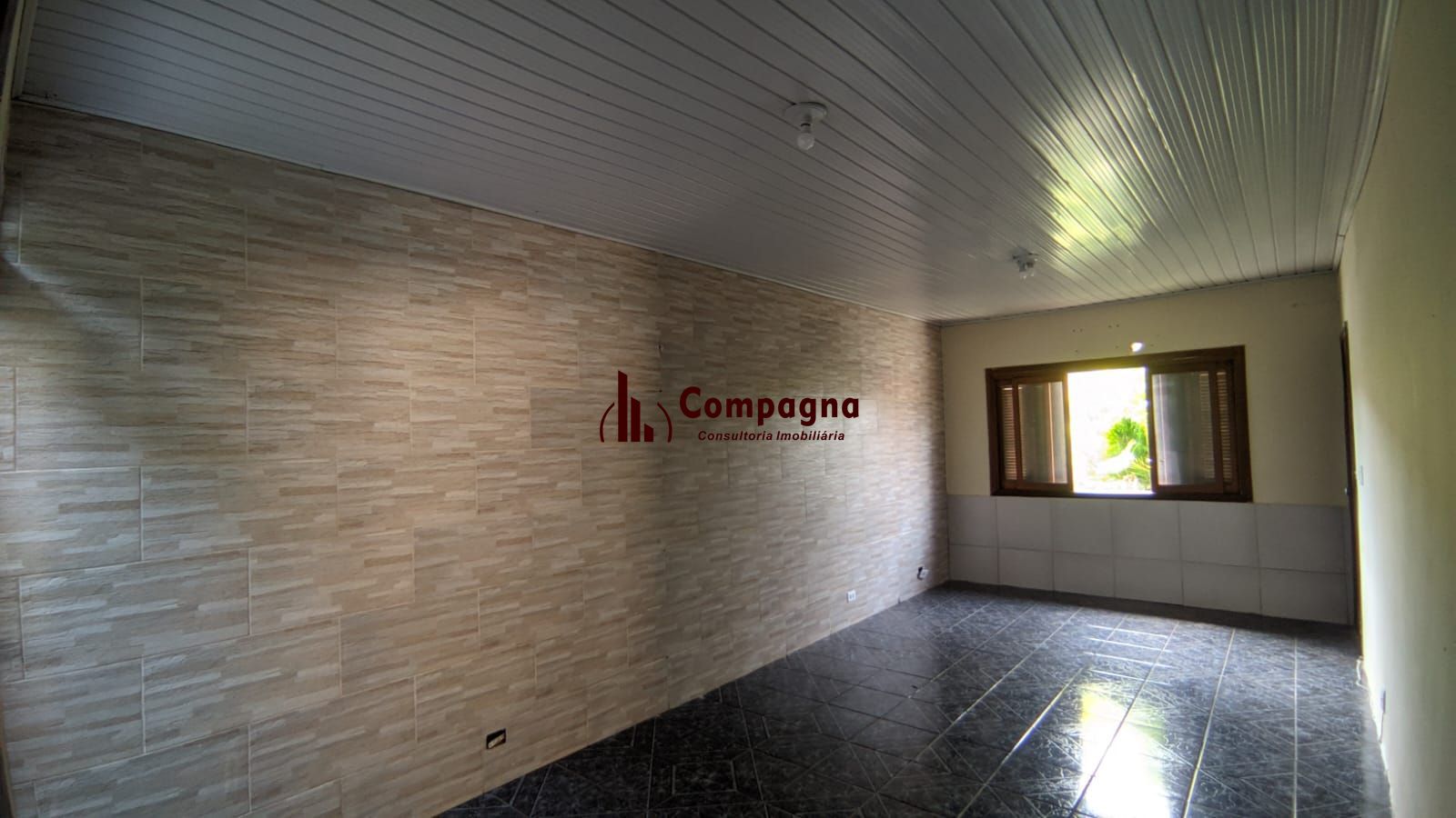 Casa com pátio, 2 dormitórios,  Avenida Vinte e Um de Abril - bSarandi — foto 3