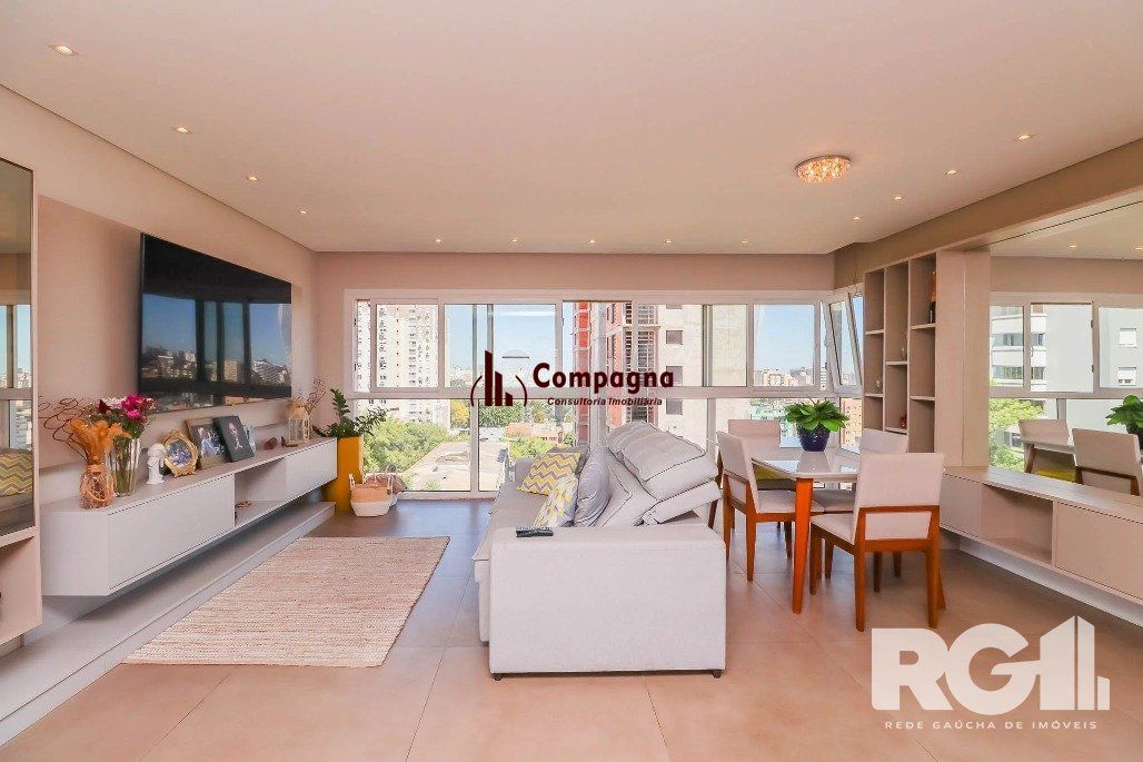 Apartamento com 3 Dormitórios, Suíte e Vaga Dupla – Andar Alto — foto 3