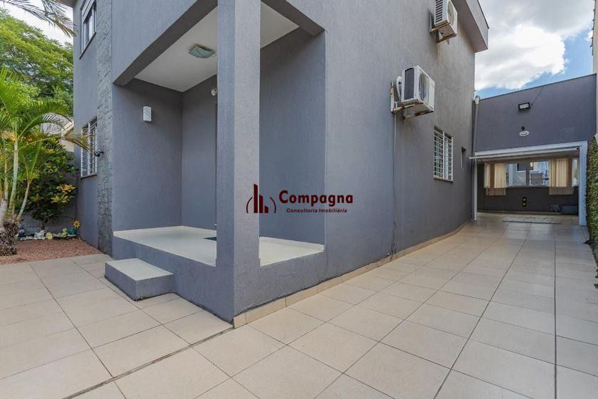 Casa térrea com 3 dormitórios, espaço gourmet e 3 vagas.