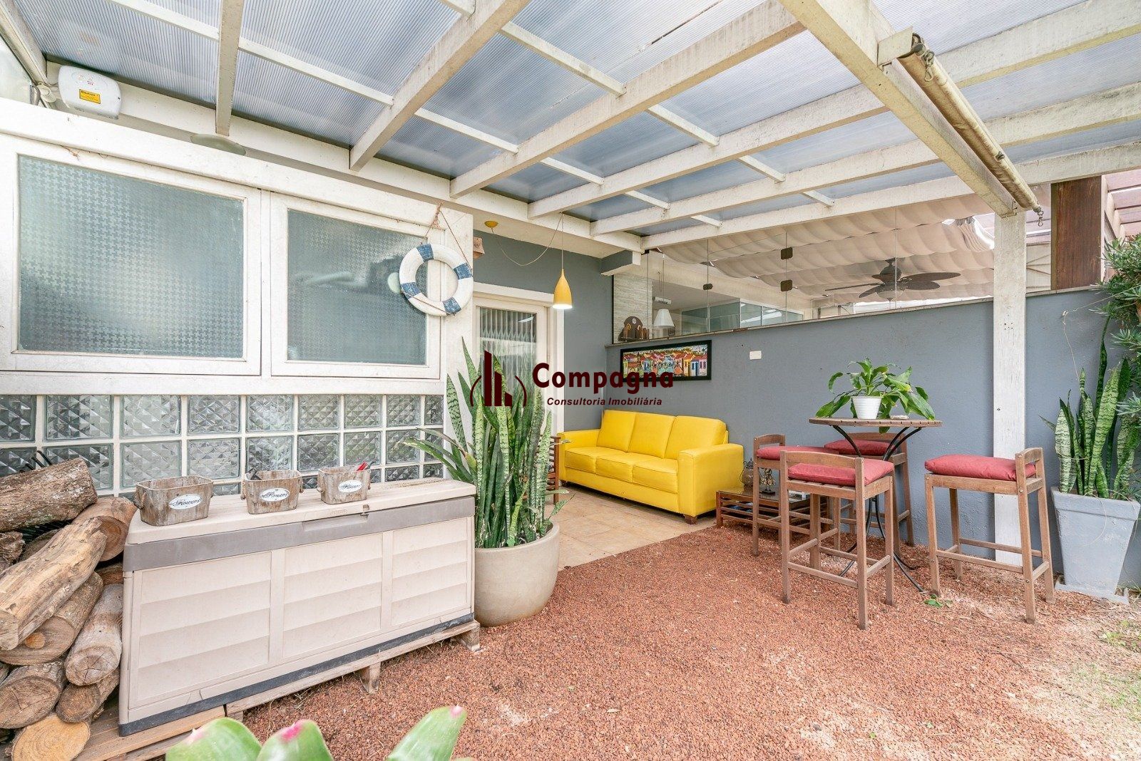 Casa com 3 dormitórios, suíte, pátio com spa, 3 vagas, Rua do Pampa - Ecoville — foto 2