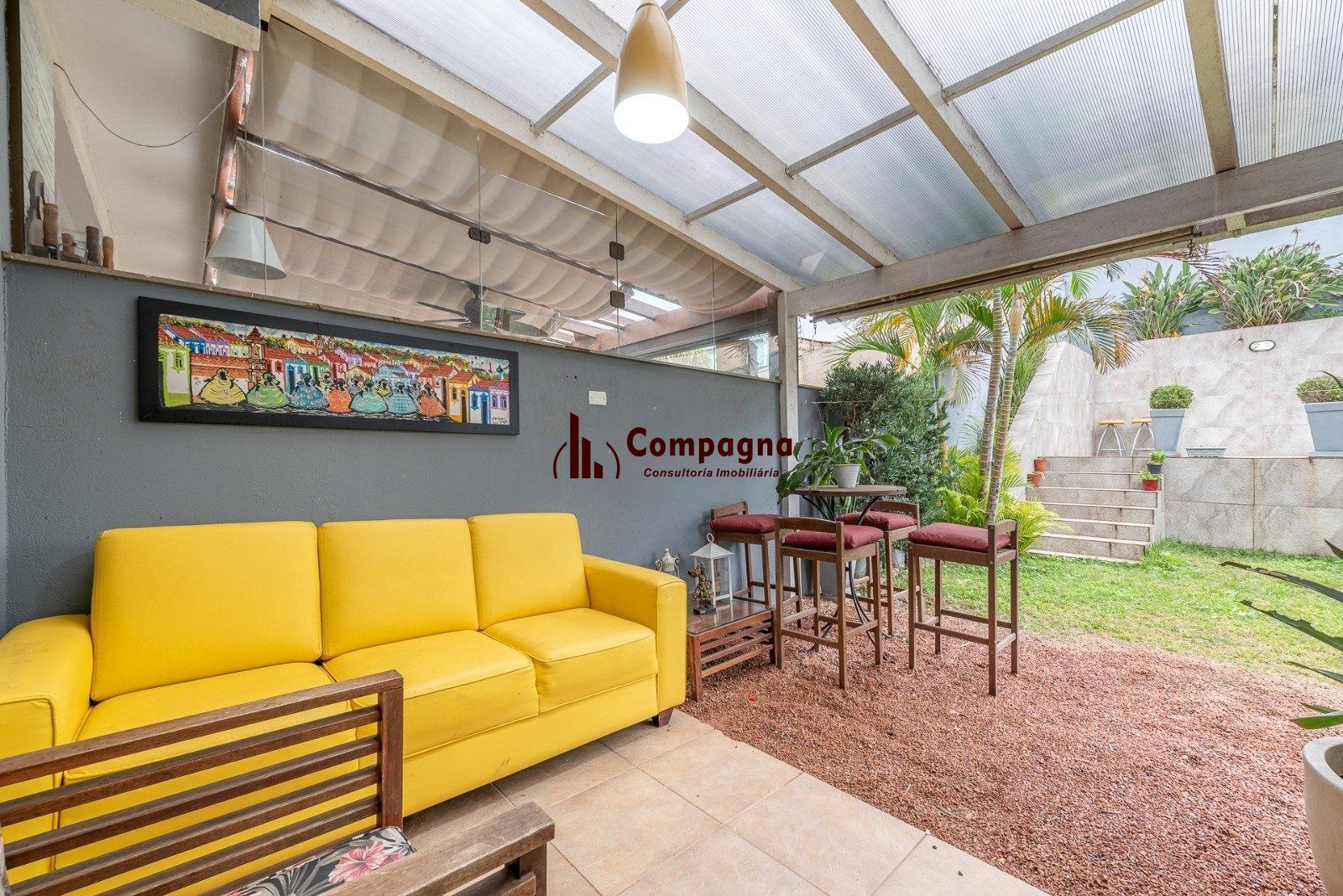 Casa com 3 dormitórios, suíte, pátio com spa, 3 vagas, Rua do Pampa - Ecoville