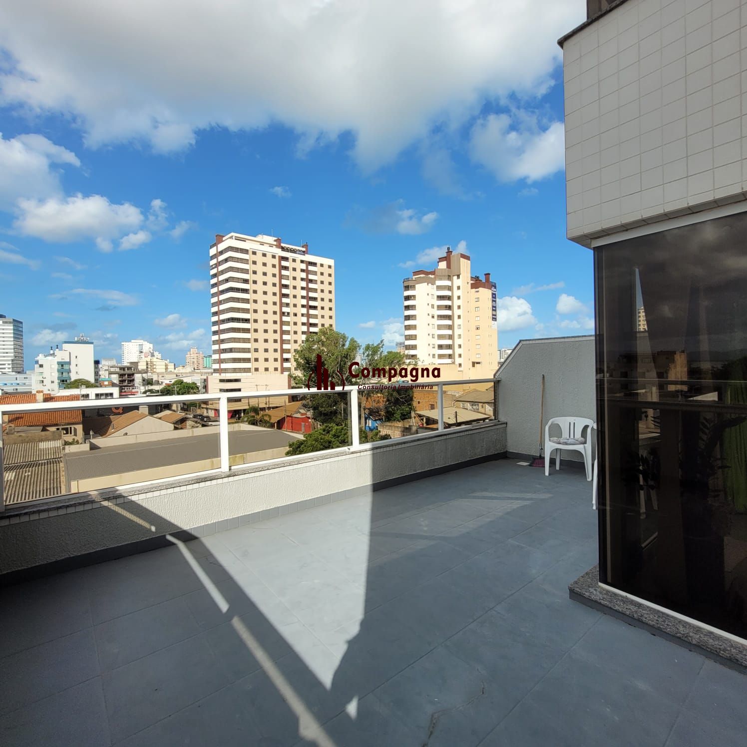 Apartamento com terraço, sacada, churrasqueira, 1 dor no Centro de Tramandaí — foto 5