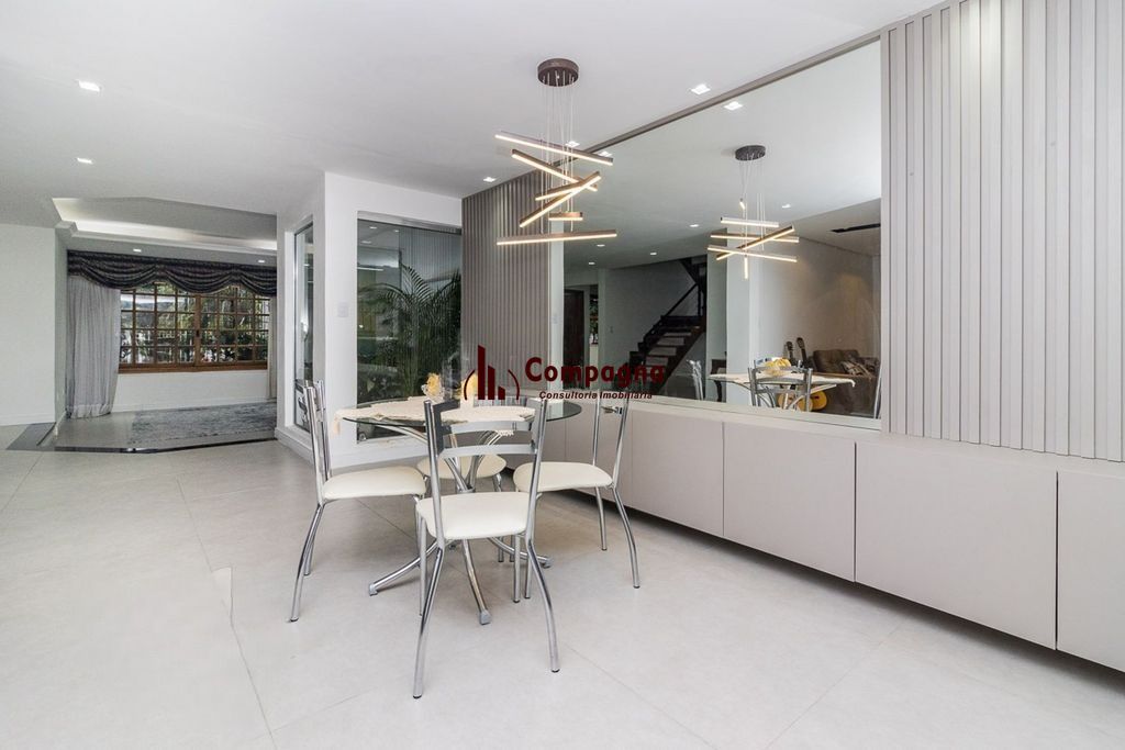 Casa 4 quartos à venda, 310m², Chácara das Pedras - Porto Alegre