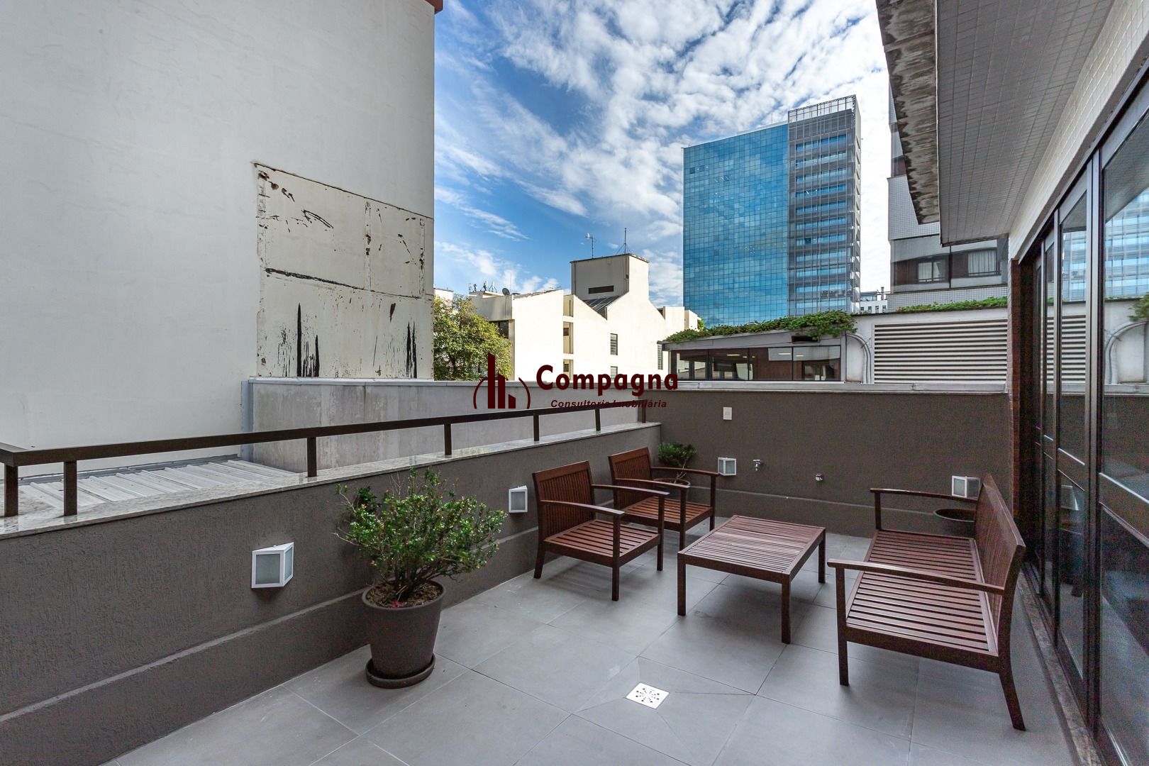 Apartamento Garden 3 Dorms (2 Suítes), 181m², 2 Vagas – Auxiliadora, POA — foto 2